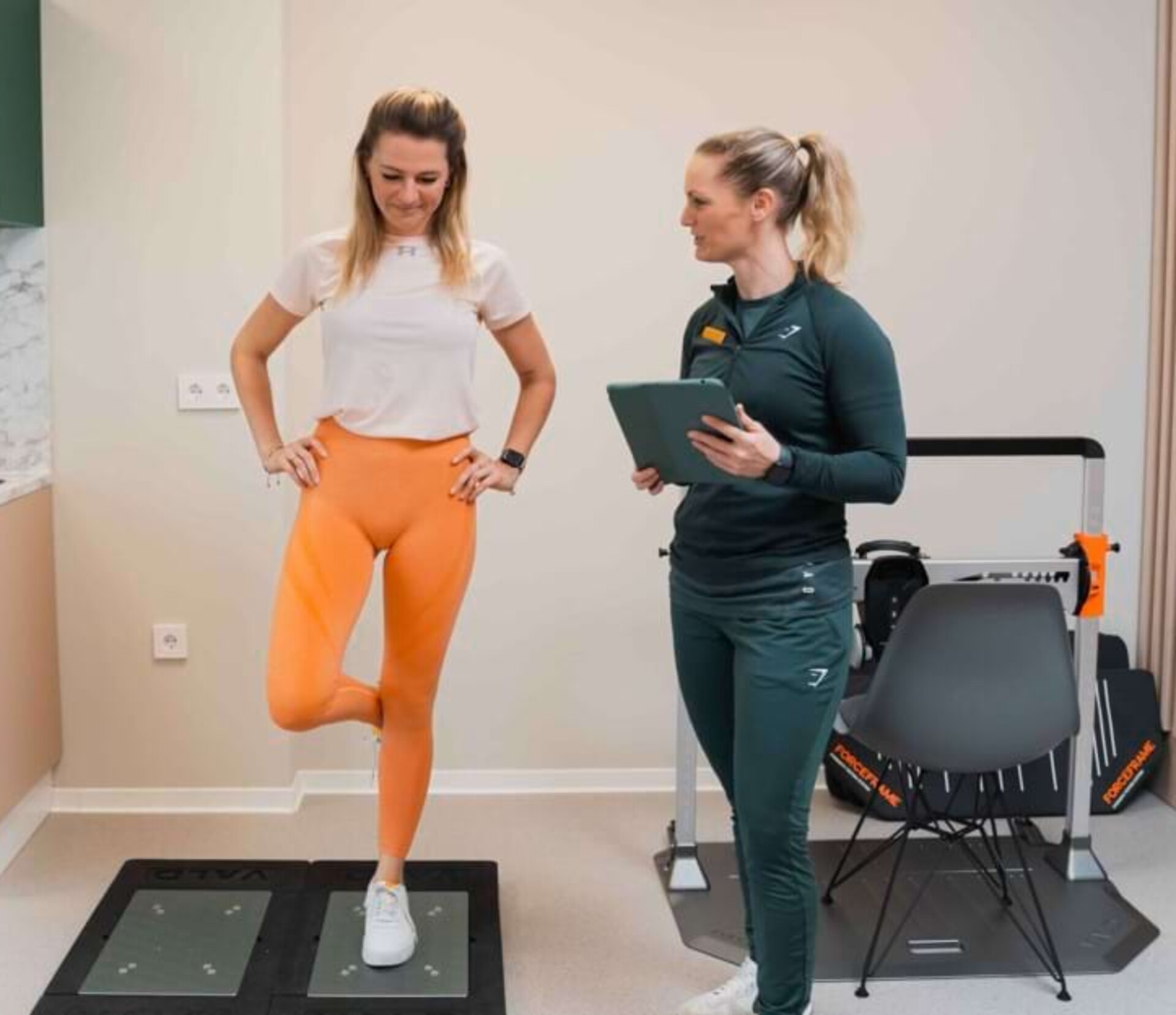 Professionally conducted fitness check-up at AIVA in Berlin.